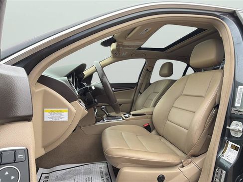 Used 2014 Mercedes-Benz C 300 4MATIC Sedan image 27