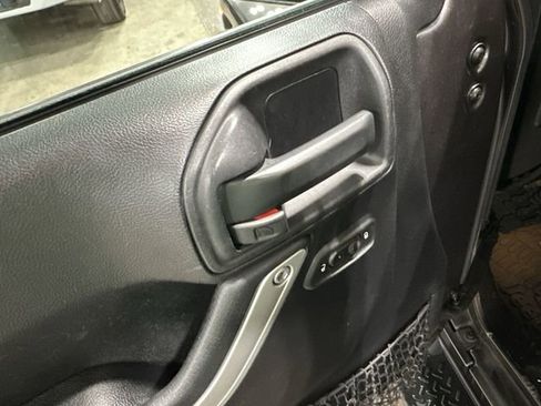 Used 2016 Jeep Wrangler Unlimited Sahara w/ Max Tow Package image 19