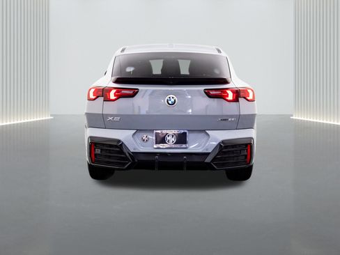 Used 2025 BMW X2 xDrive28i w/ Premium Package image 4