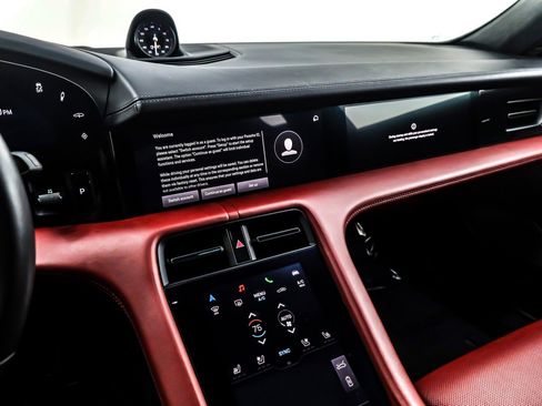 Used 2022 Porsche Taycan image 21