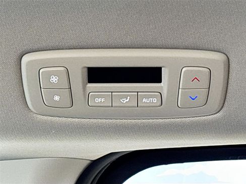 Used 2025 Kia Carnival FWD image 25