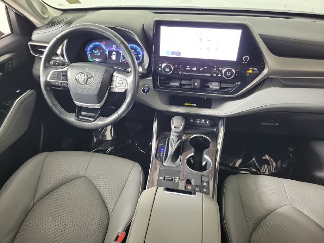 Used 2023 Toyota Highlander Limited FWD image 16