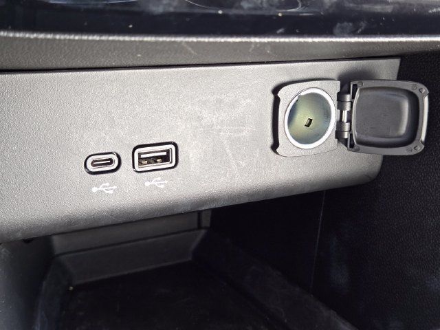 Used 2024 Buick Encore GX Avenir w/ Avenir Convenience Package FWD image 31