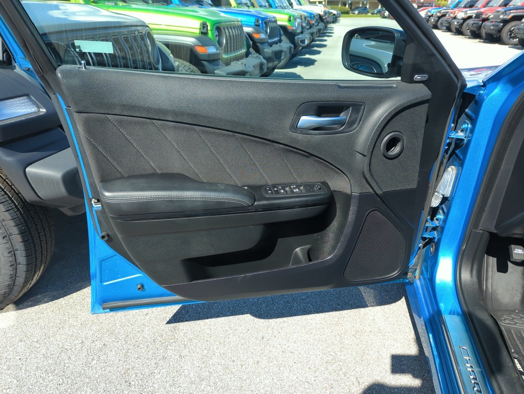 Used 2023 Dodge Charger R/T w/ Blacktop Package RWD image 17
