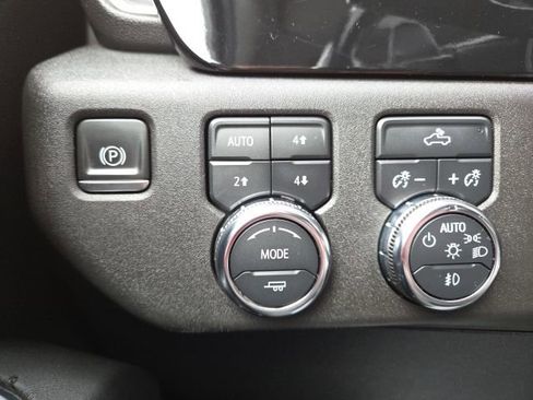 Used 2023 GMC Sierra 1500 Elevation w/ Preferred Package image 11