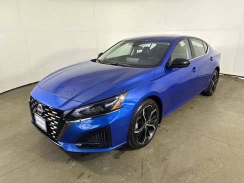 Certified 2025 Nissan Altima 2.5 SR w/ SR Premium Package image 27