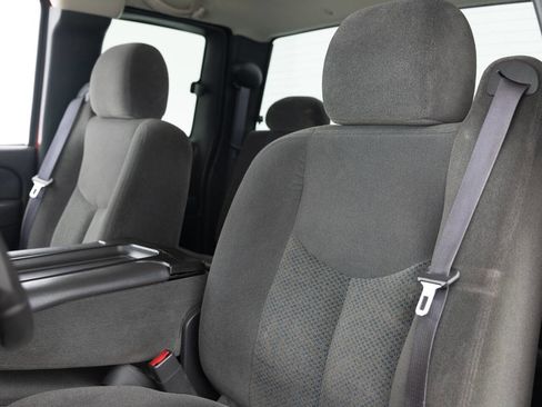 Used 2005 Chevrolet Silverado 2500 LS w/ Heavy-Duty Power Package image 22