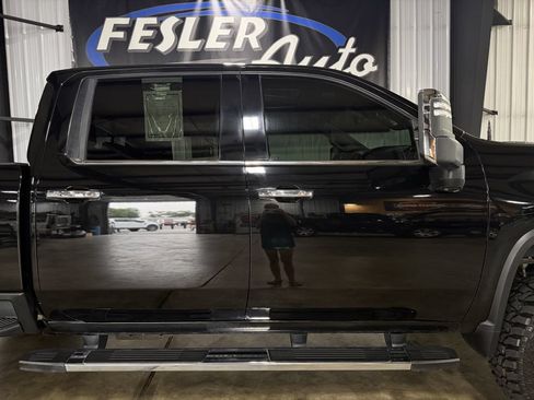 Used 2021 Chevrolet Silverado 2500 LTZ w/ Z71 Chrome Sport Edition AWD/4WD image 4