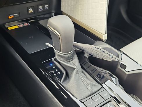 New 2026 Toyota Camry Hybrid image 17