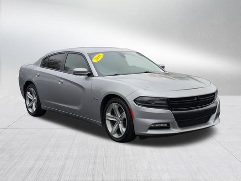 Used 2018 Dodge Charger R/T image 7