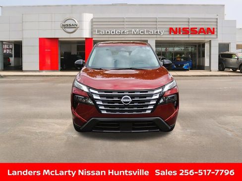 Used 2025 Nissan Rogue S image 11