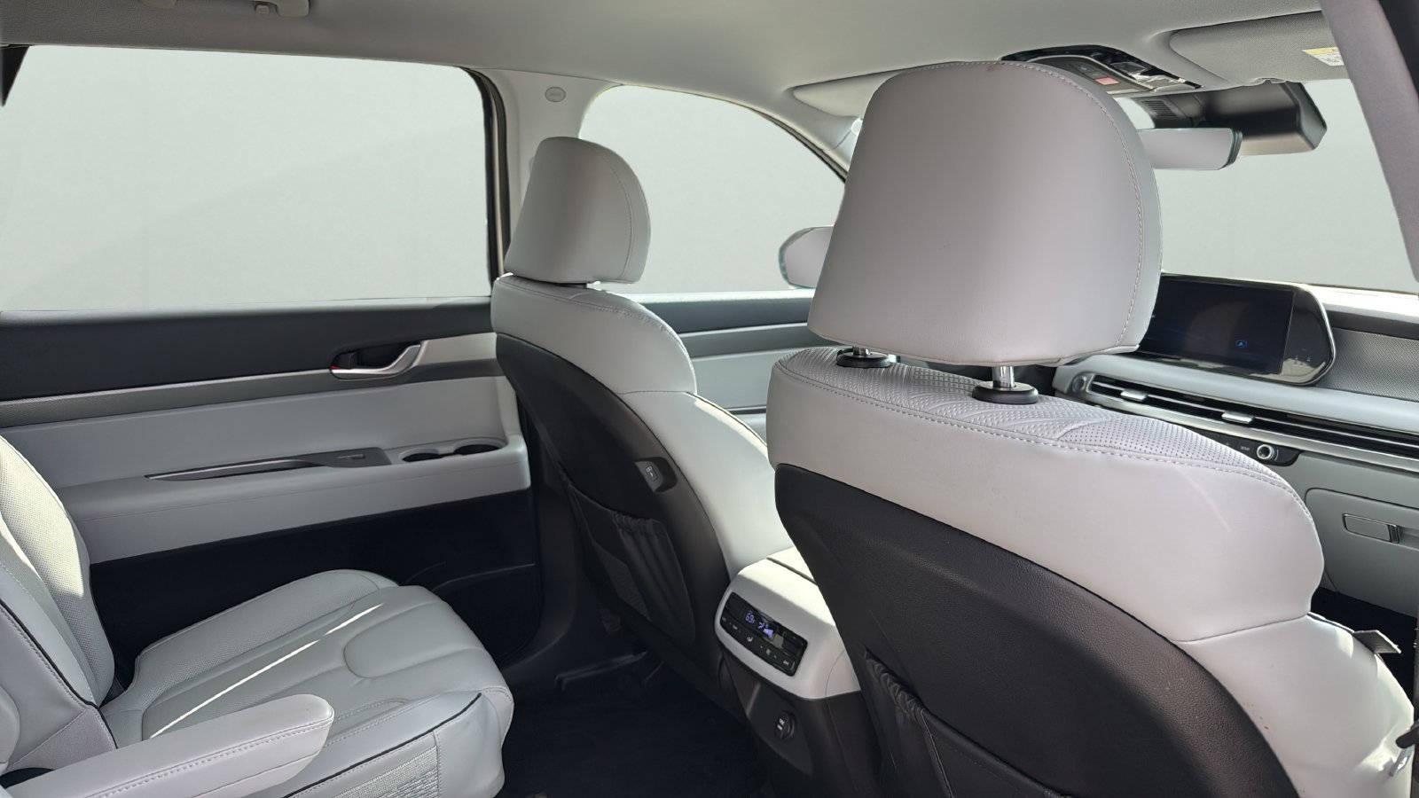 Used 2025 Hyundai Palisade SEL FWD image 28