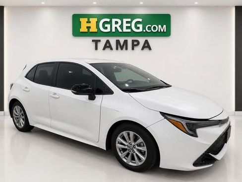 Used 2023 Toyota Corolla SE FWD image 2