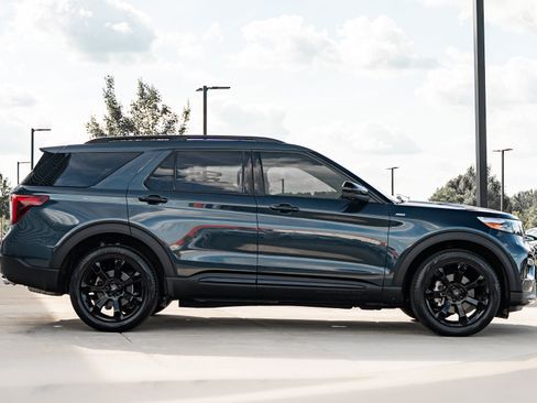 Used 2023 Ford Explorer ST-Line w/ Class IV Trailer Tow Package AWD/4WD image 3
