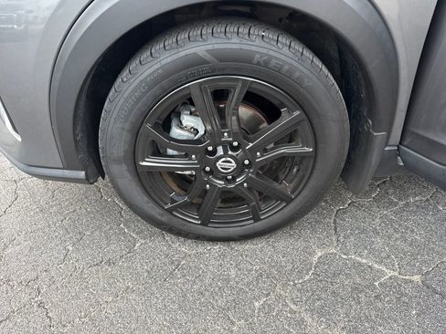 Used 2021 Nissan Kicks SR image 24