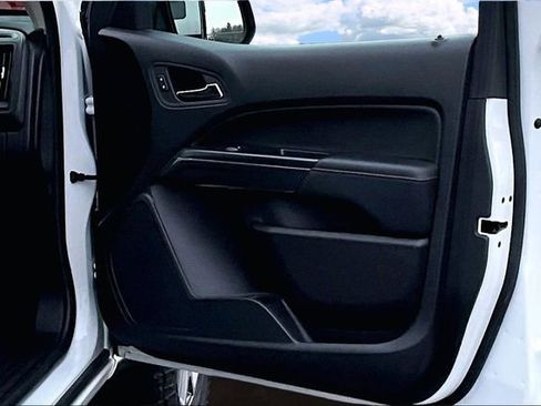 Used 2022 GMC Canyon AT4 w/ Trailering Package image 28