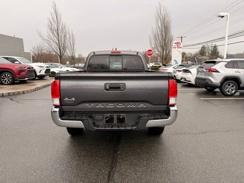 Used 2017 Toyota Tacoma SR5 image 5