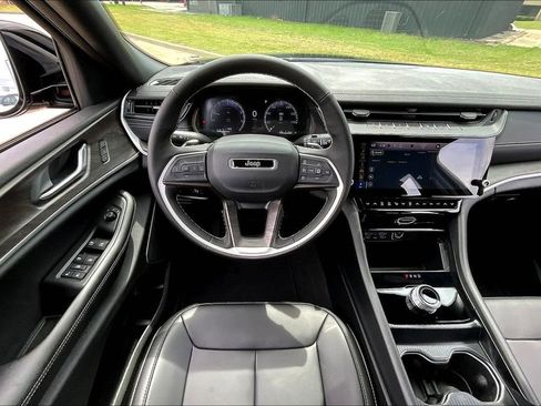 New 2026 Jeep Grand Cherokee L Limited RWD image 21