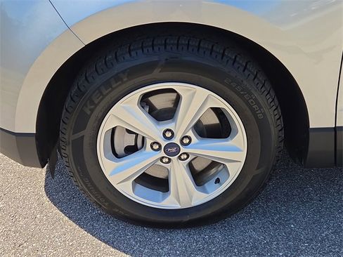 Used 2022 Ford Edge SE image 6