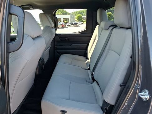 Certified 2025 Toyota Tacoma SR5 AWD/4WD image 10