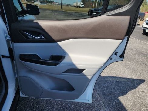 Used 2023 GMC Acadia SLT w/ Technology Package image 19