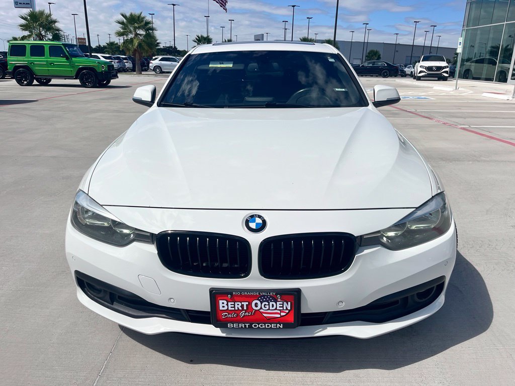 Used 2016 BMW 320i Sedan RWD image 2