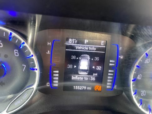 Used 2019 Chrysler Pacifica Touring Plus w/ S Appearance Package FWD image 18