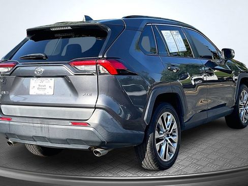 Used 2020 Toyota RAV4 XLE Premium FWD image 7