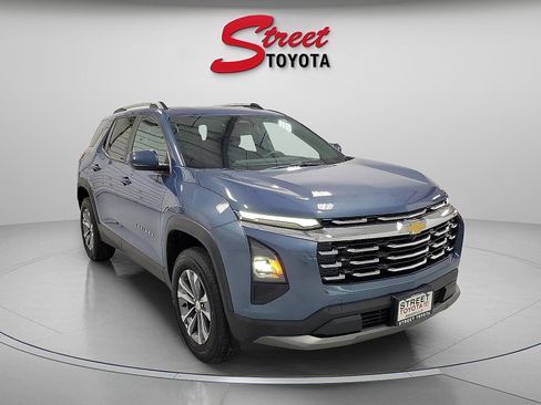 Used 2025 Chevrolet Equinox LT w/ Convenience Package II FWD image 5