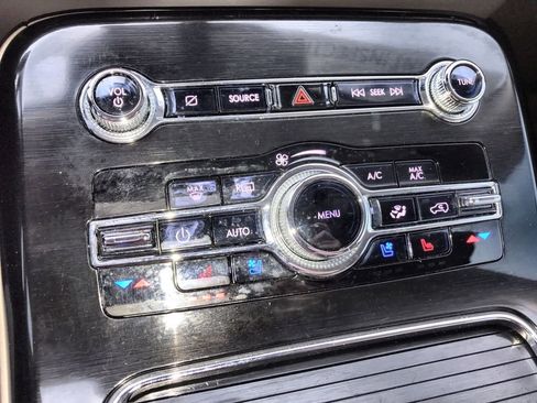 Used 2022 Lincoln Nautilus Reserve w/ Equipment Group 201A image 19