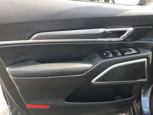 Used 2022 Kia Telluride LX image 19