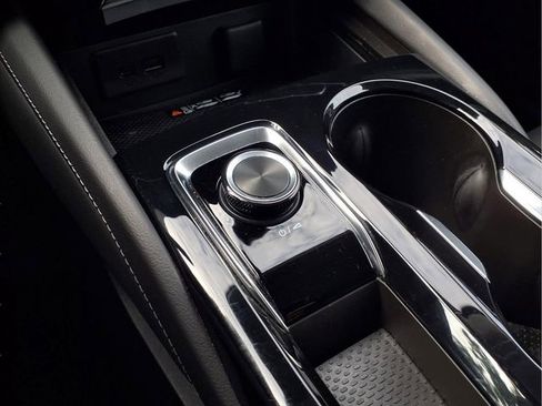 Certified 2025 Buick Envision Preferred AWD/4WD image 9