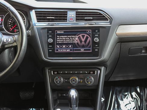 Used 2019 Volkswagen Tiguan SE image 13