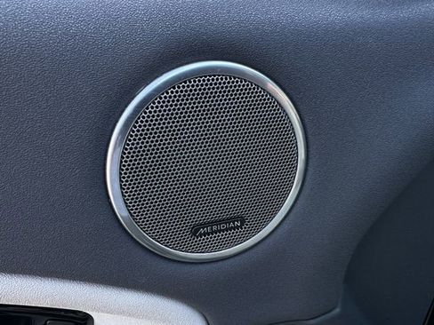 Used 2019 Land Rover Range Rover Evoque SE Premium image 15