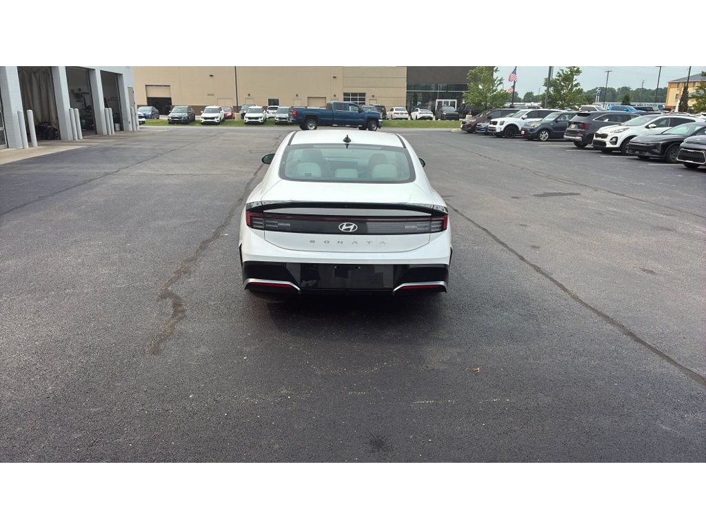 Used 2024 Hyundai Sonata SEL FWD image 6