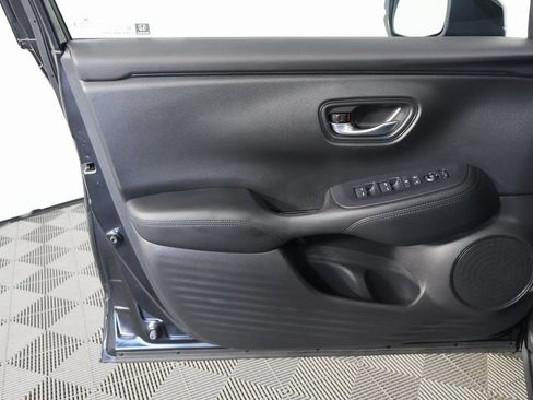 Used 2025 Honda HR-V LX image 12