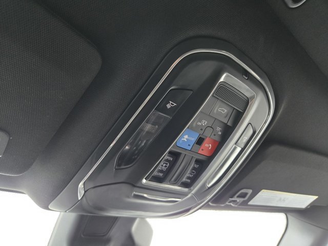 Used 2025 Jeep Grand Cherokee 4WD image 16