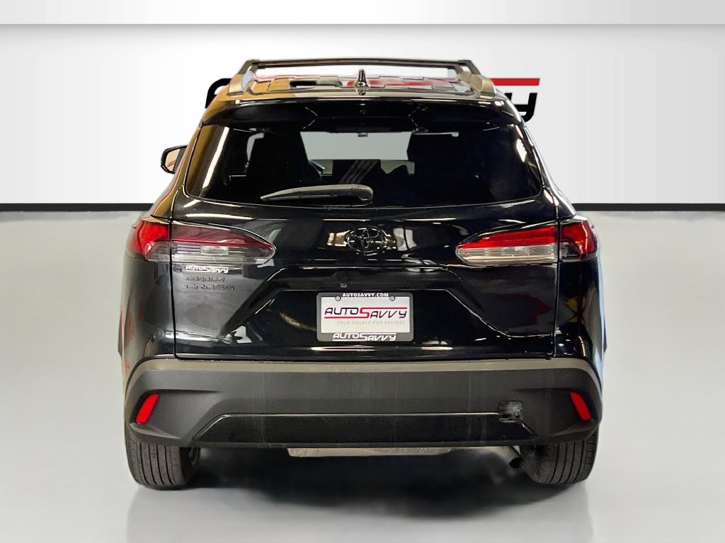 Used 2024 Toyota Corolla Cross AWD Hybrid w/ Moonroof Package image 6