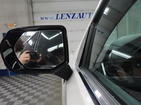 Used 2021 GMC Yukon XL Denali w/ Denali Premium Package image 59