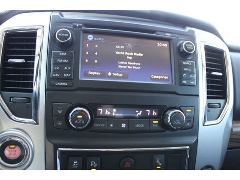 Used 2018 Nissan Titan SL w/ Chrome Package AWD/4WD image 27