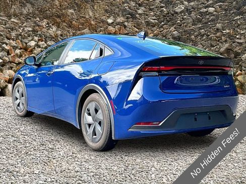 Used 2023 Toyota Prius LE FWD image 8