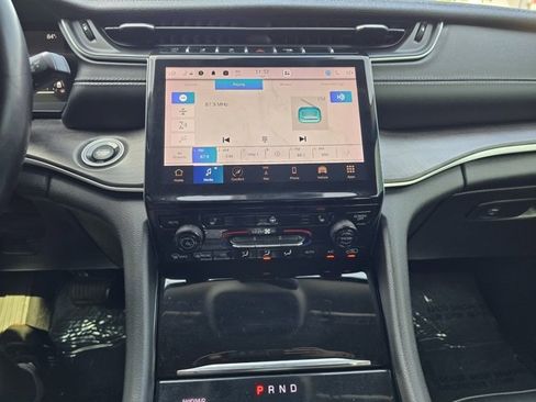 Used 2022 Jeep Grand Cherokee L Limited image 41