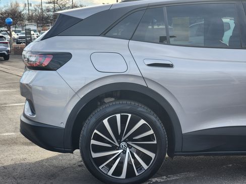 Used 2024 Volkswagen ID.4 Pro image 6