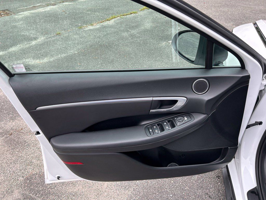 Used 2022 Hyundai Sonata Blue FWD image 15