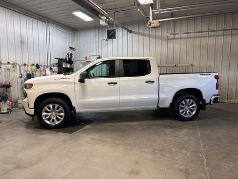 Used 2021 Chevrolet Silverado 1500 Custom image 4