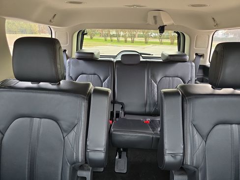 Used 2020 Ford Expedition Platinum image 24