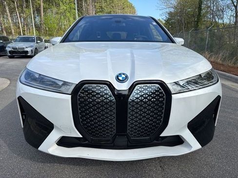 Used 2023 BMW iX xDrive50 w/ Premium Package image 8