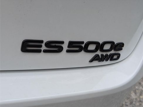 New 2026 Lexus ES 500e AWD/4WD image 5