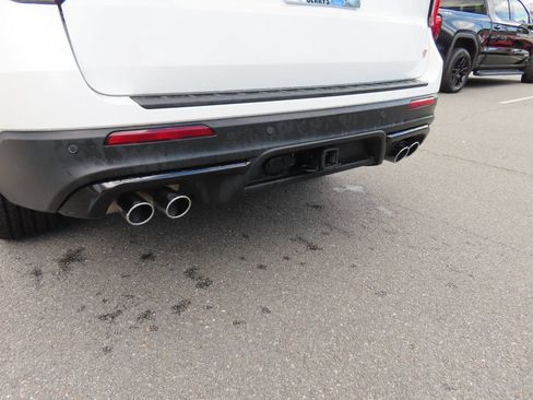 Used 2025 Ford Explorer ST AWD/4WD image 12