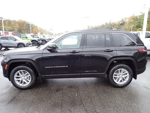 New 2025 Jeep Grand Cherokee Laredo X image 2